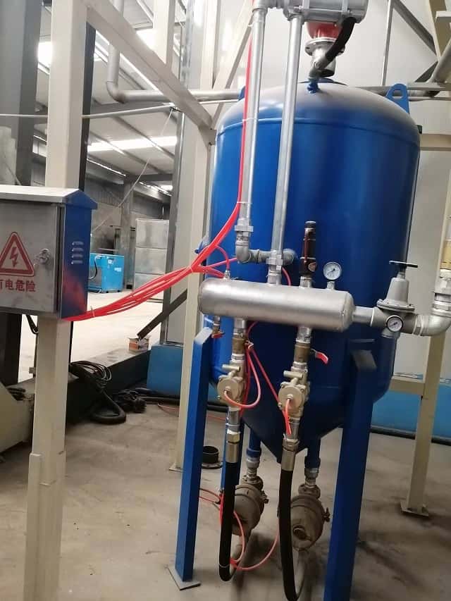 蜂窝式自动回砂喷砂房喷砂主机